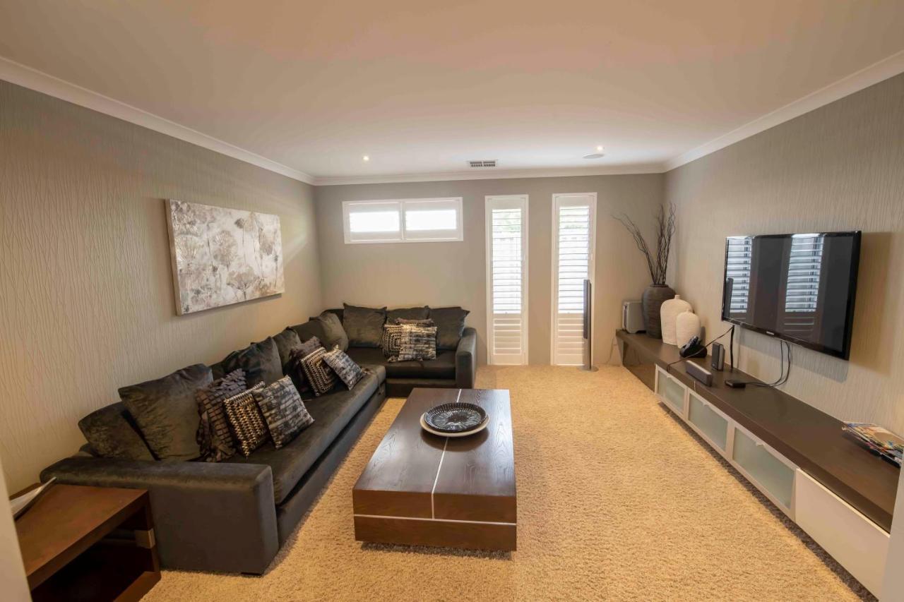Magnificent Beach Retreat Jindalee Eksteriør billede